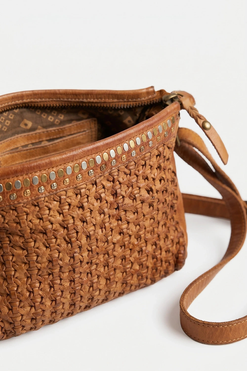 cartera metal braids