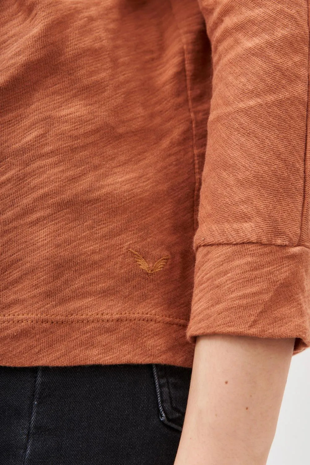 REMERA VALE ANCHA