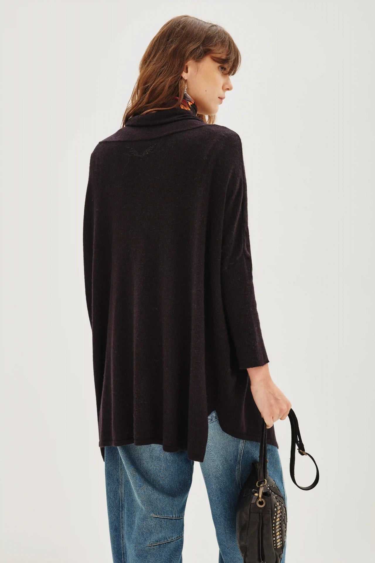 CARDIGAN THROW