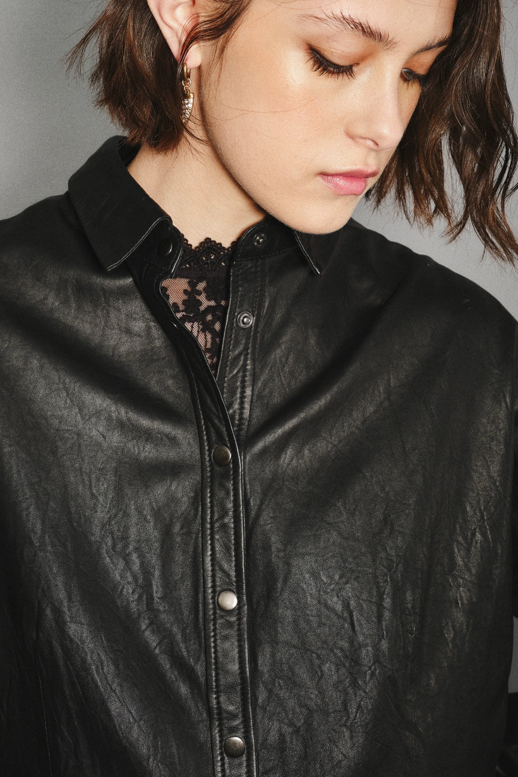 CAMISA BOYS CUERO