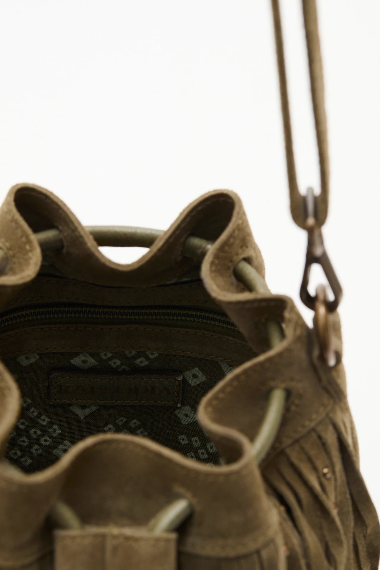 CARTERA TRIBAL FRINGES