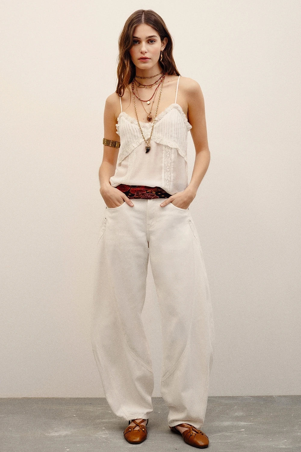 jean barrel lux white