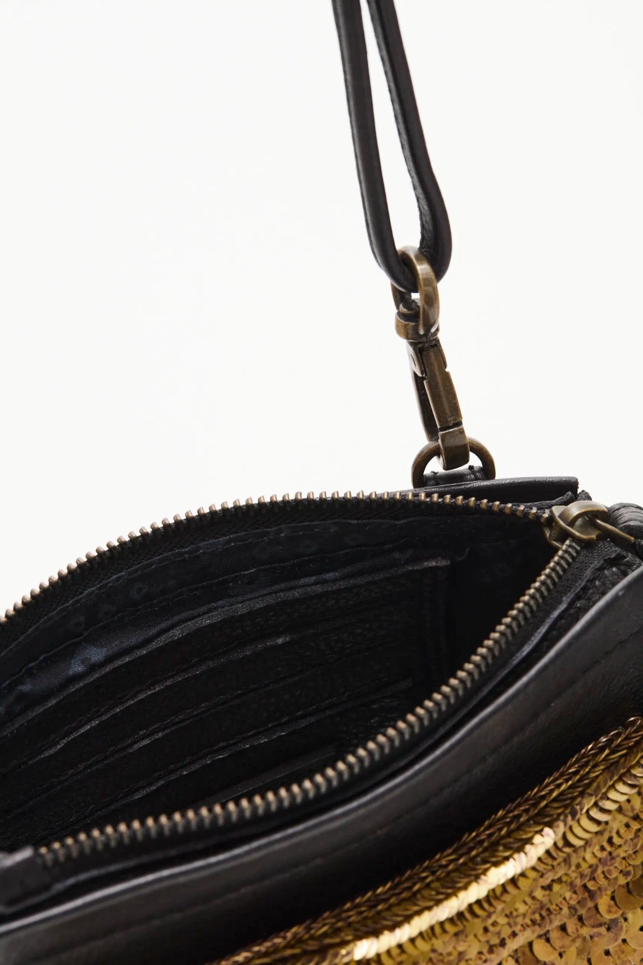 CARTERA ASTRID SEQUINS