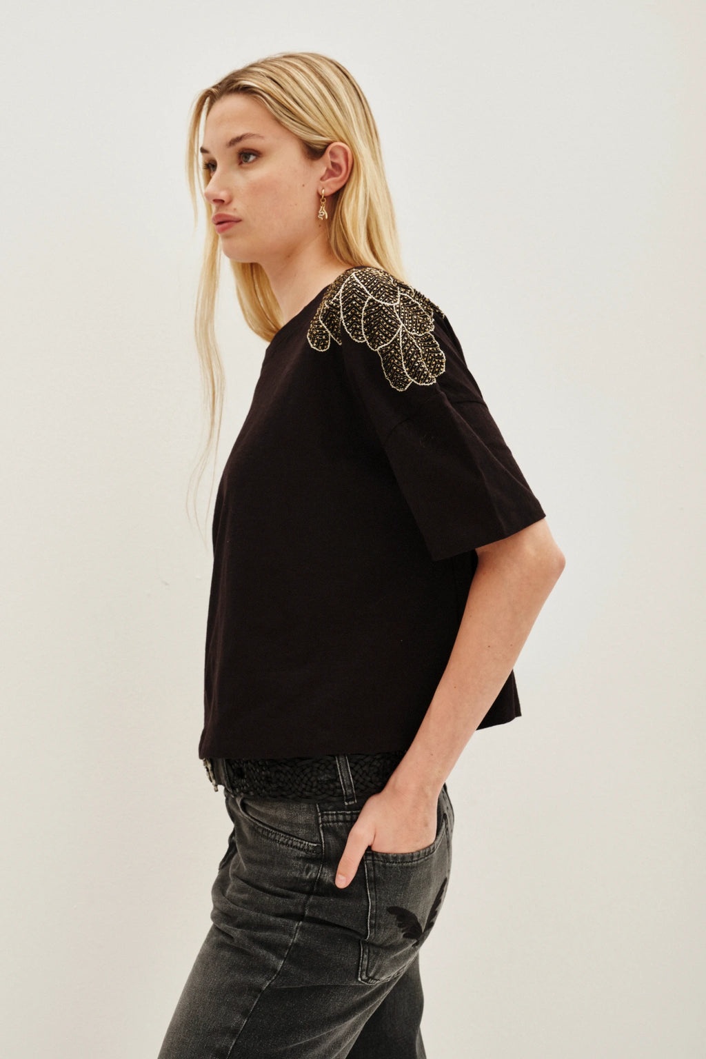 REMERA FEATHER