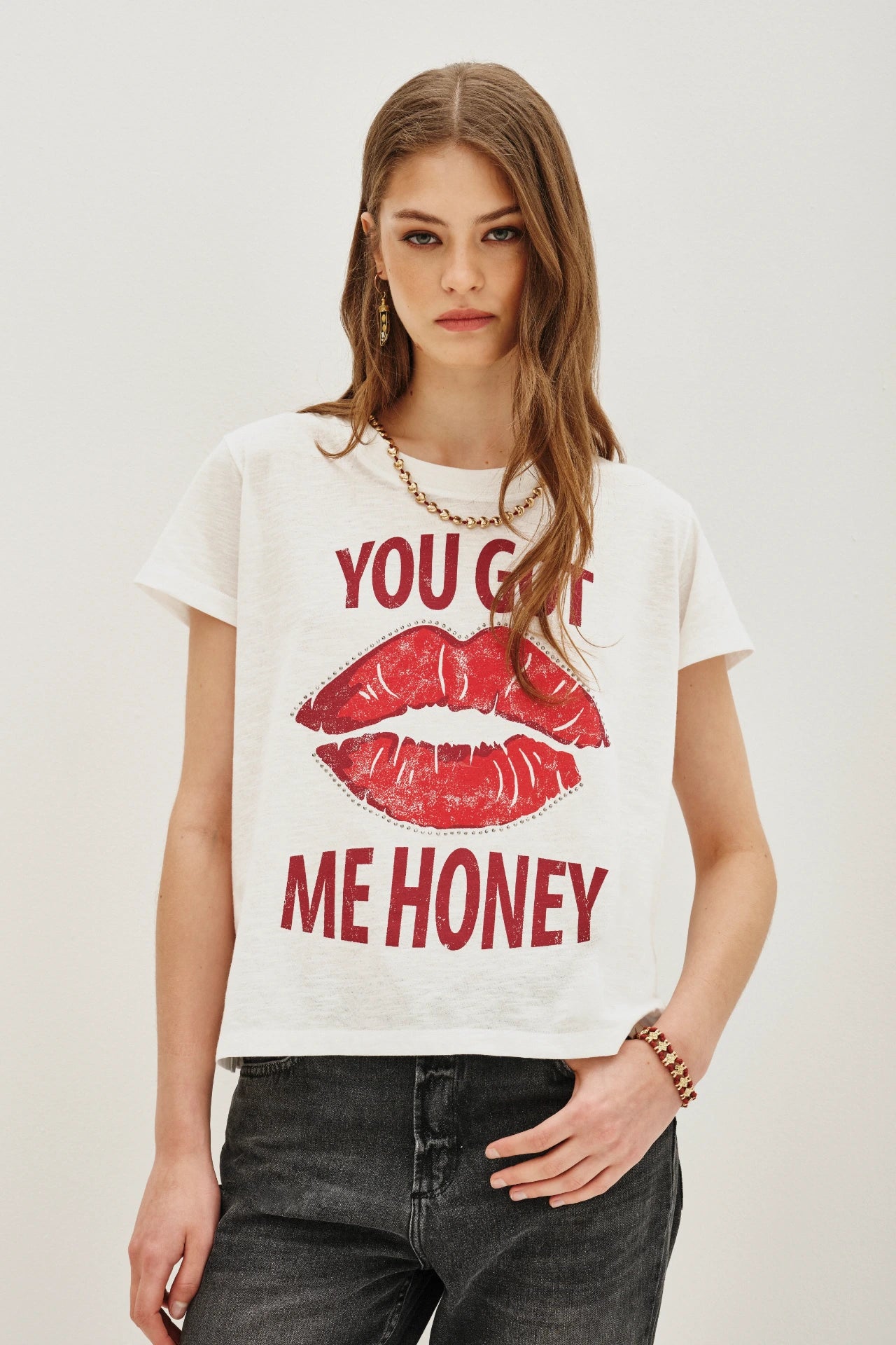 REMERA GOT ME HONEY