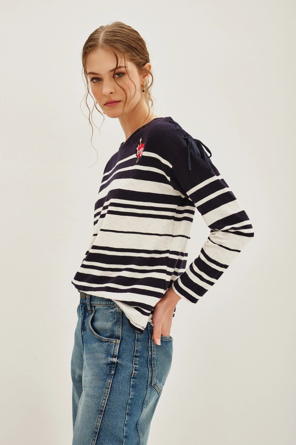 REMERA LINE PATCH