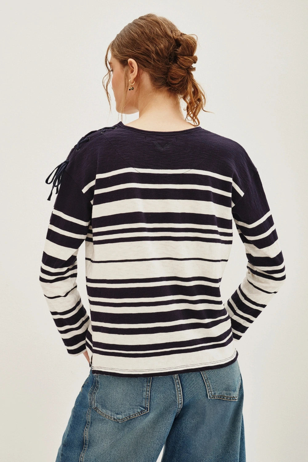 REMERA LINE PATCH