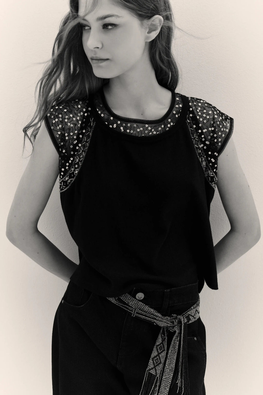 REMERA MINIMAL SEQUINS