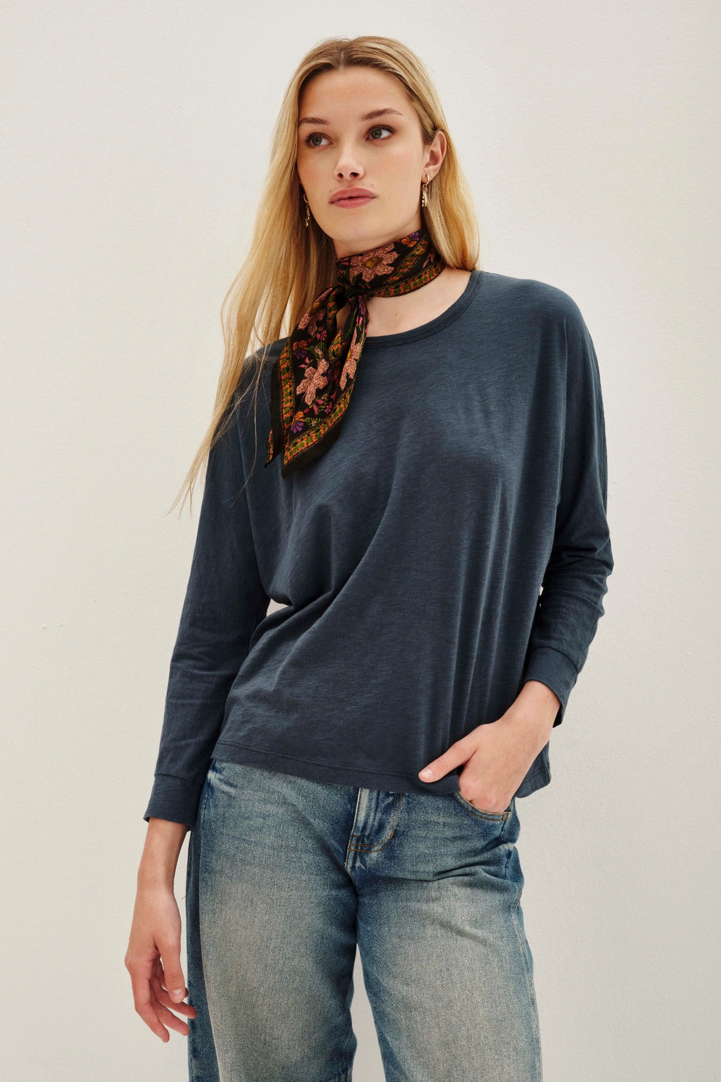 REMERA VALE ANCHA