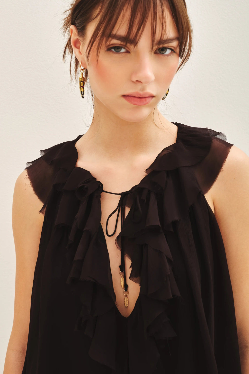 TOP ROMANCE FRILLS