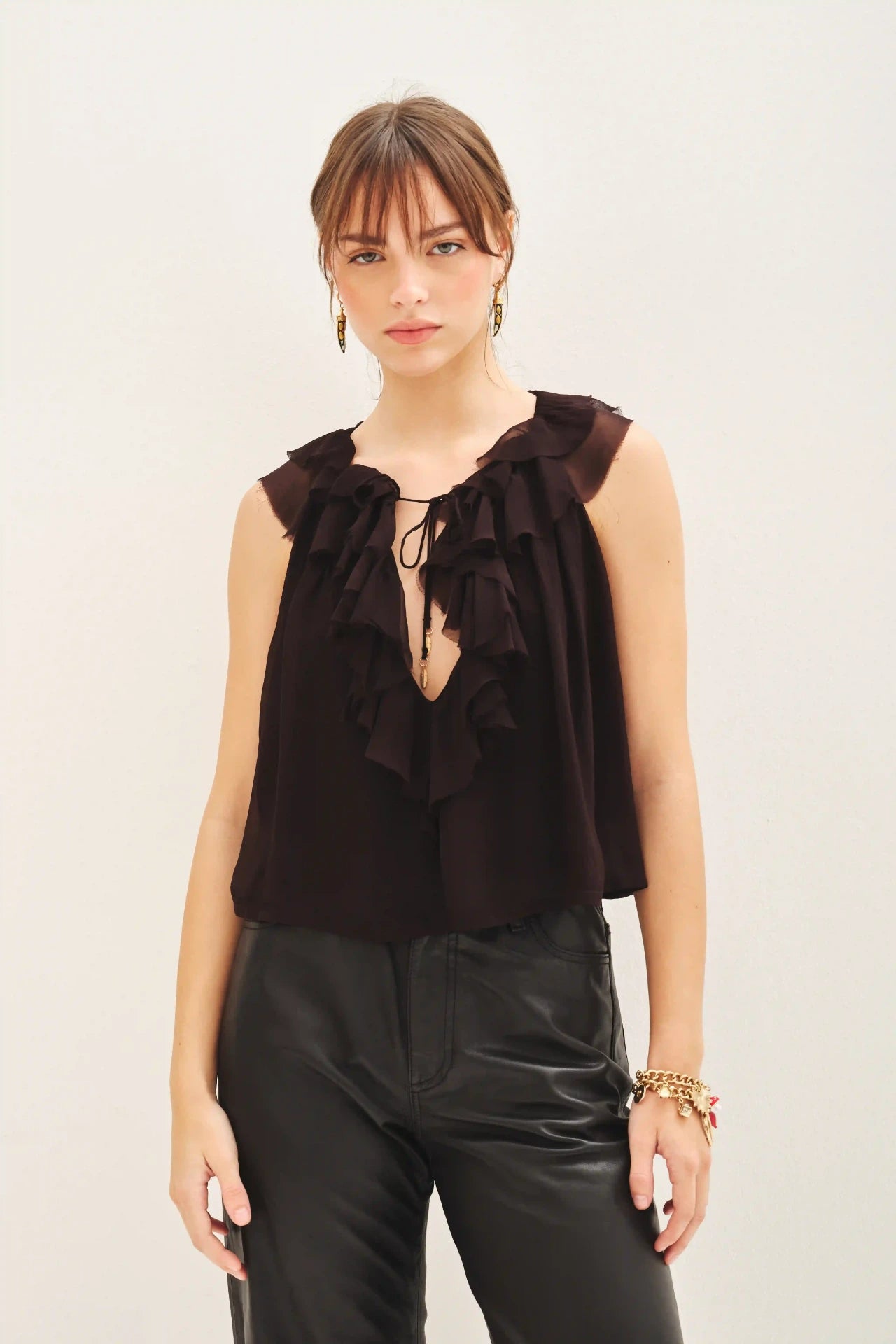 TOP ROMANCE FRILLS