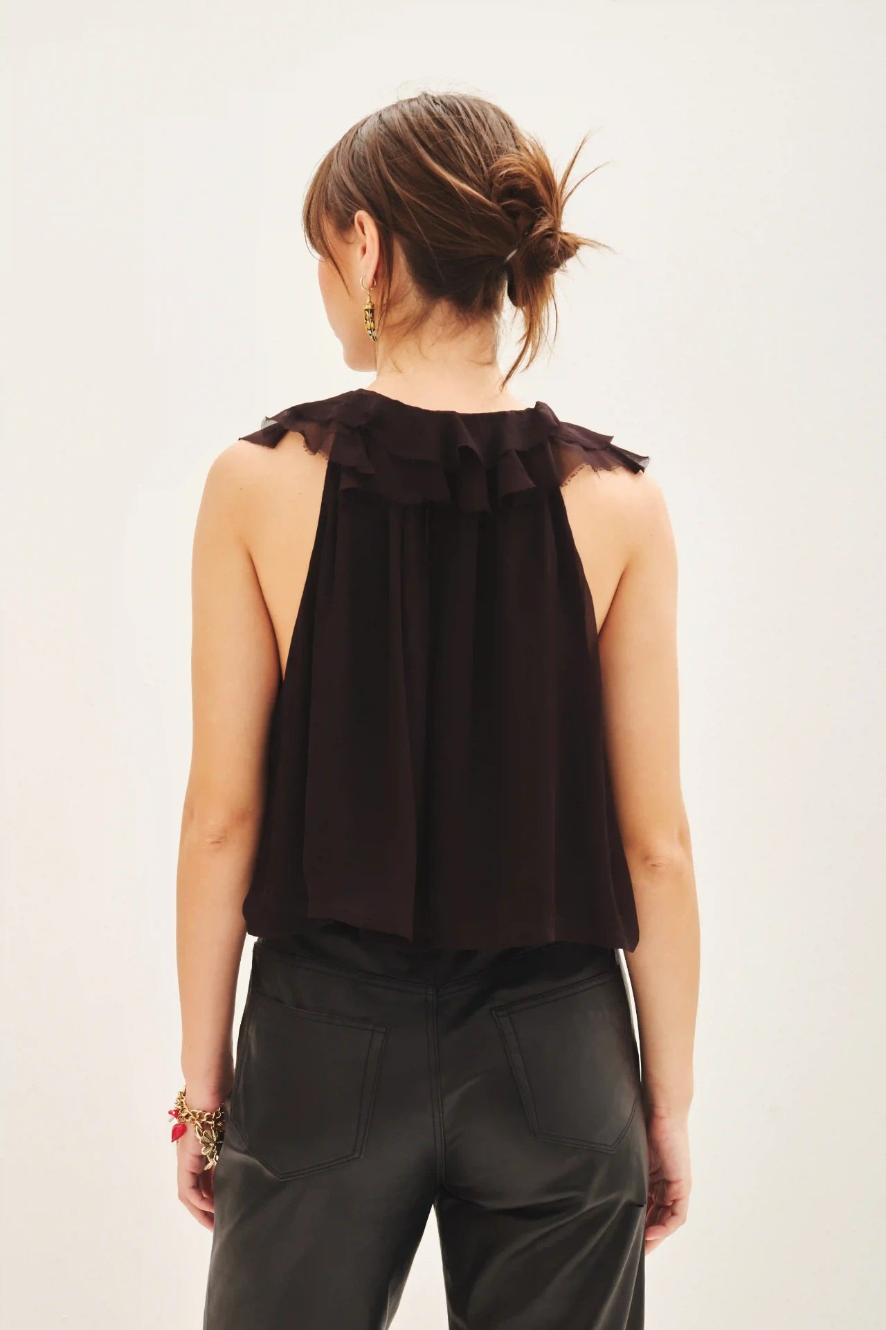TOP ROMANCE FRILLS
