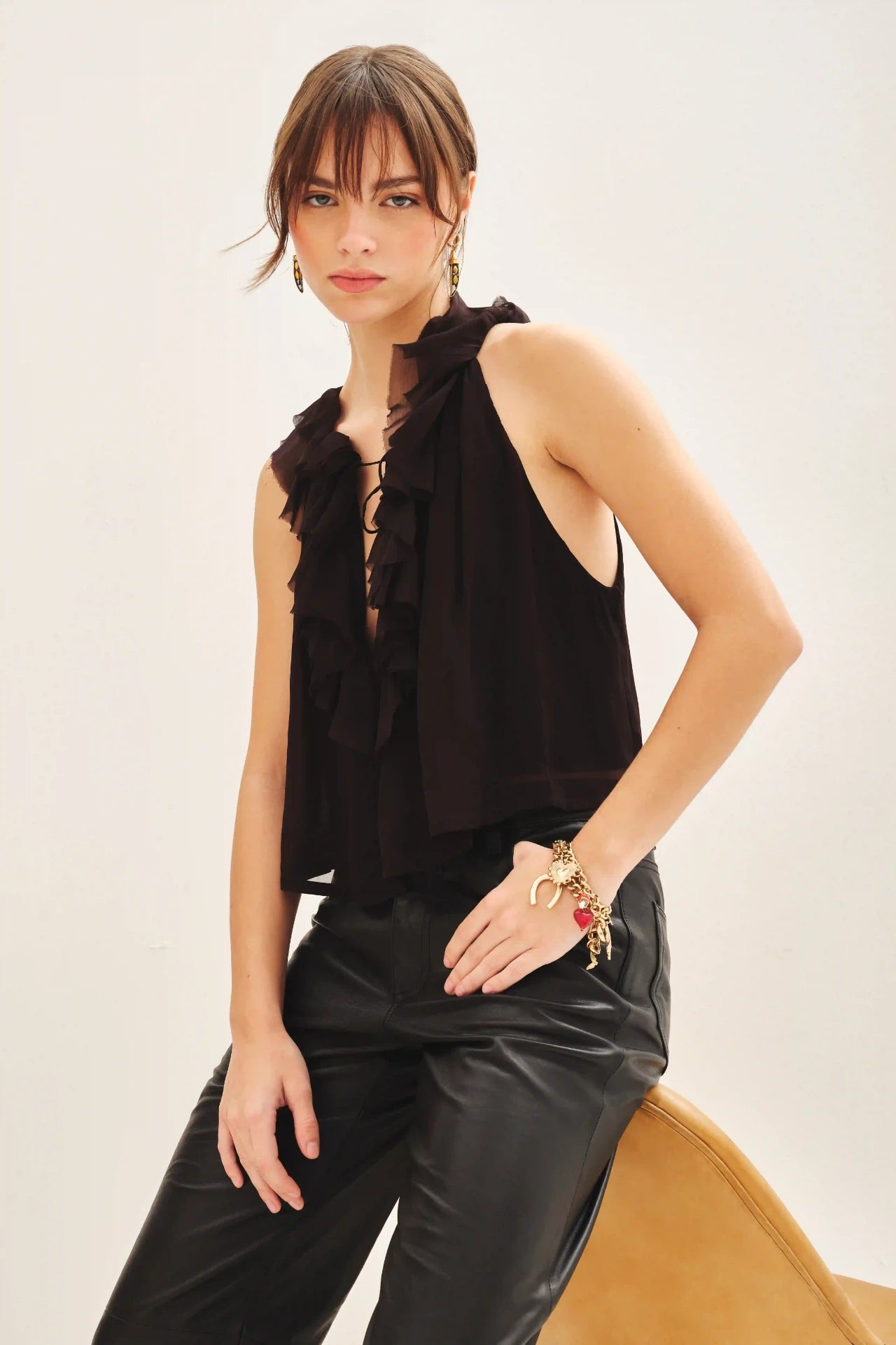 TOP ROMANCE FRILLS